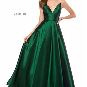 Sherri Hill Gown 51822 emerald green size 0 EUC